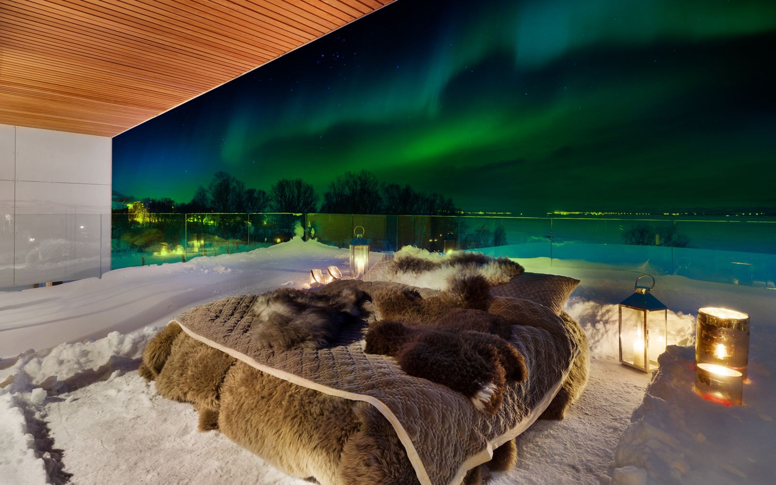 hotels to see the northern lights