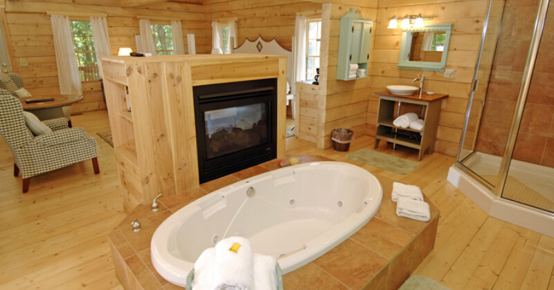 romantic getaways in ohio with hot tubs