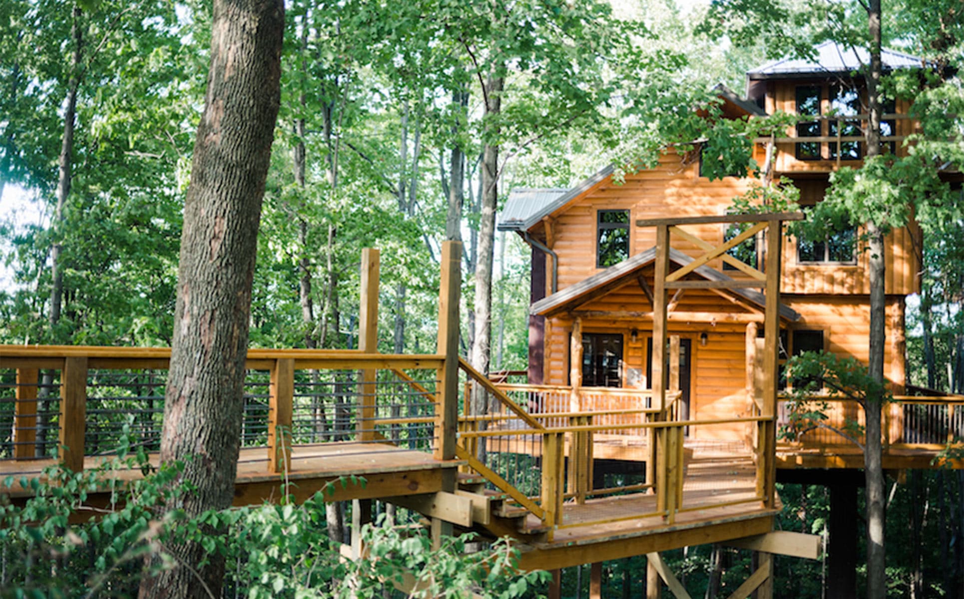 Romantic Treehouse Getaways in Ohio